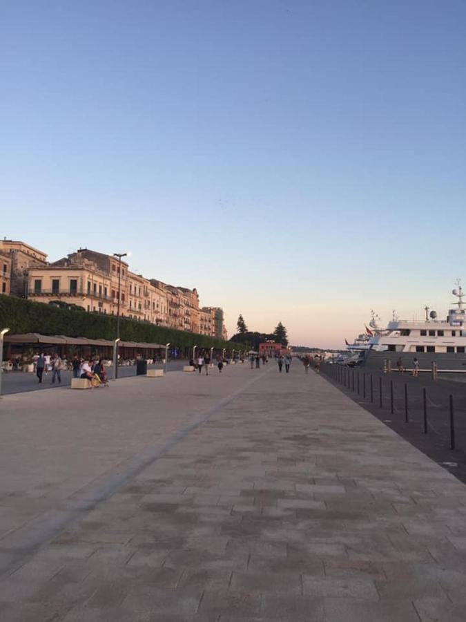 Ninfadea Appartament And Rooms Syracuse ภายนอก รูปภาพ